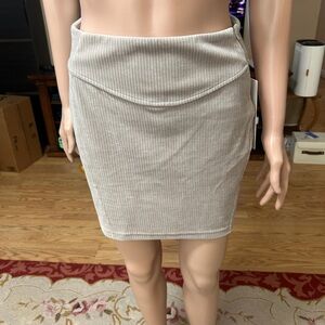 NWT Lululemon Athletica Ribbed Mini Skirt in Light Beige size 4
